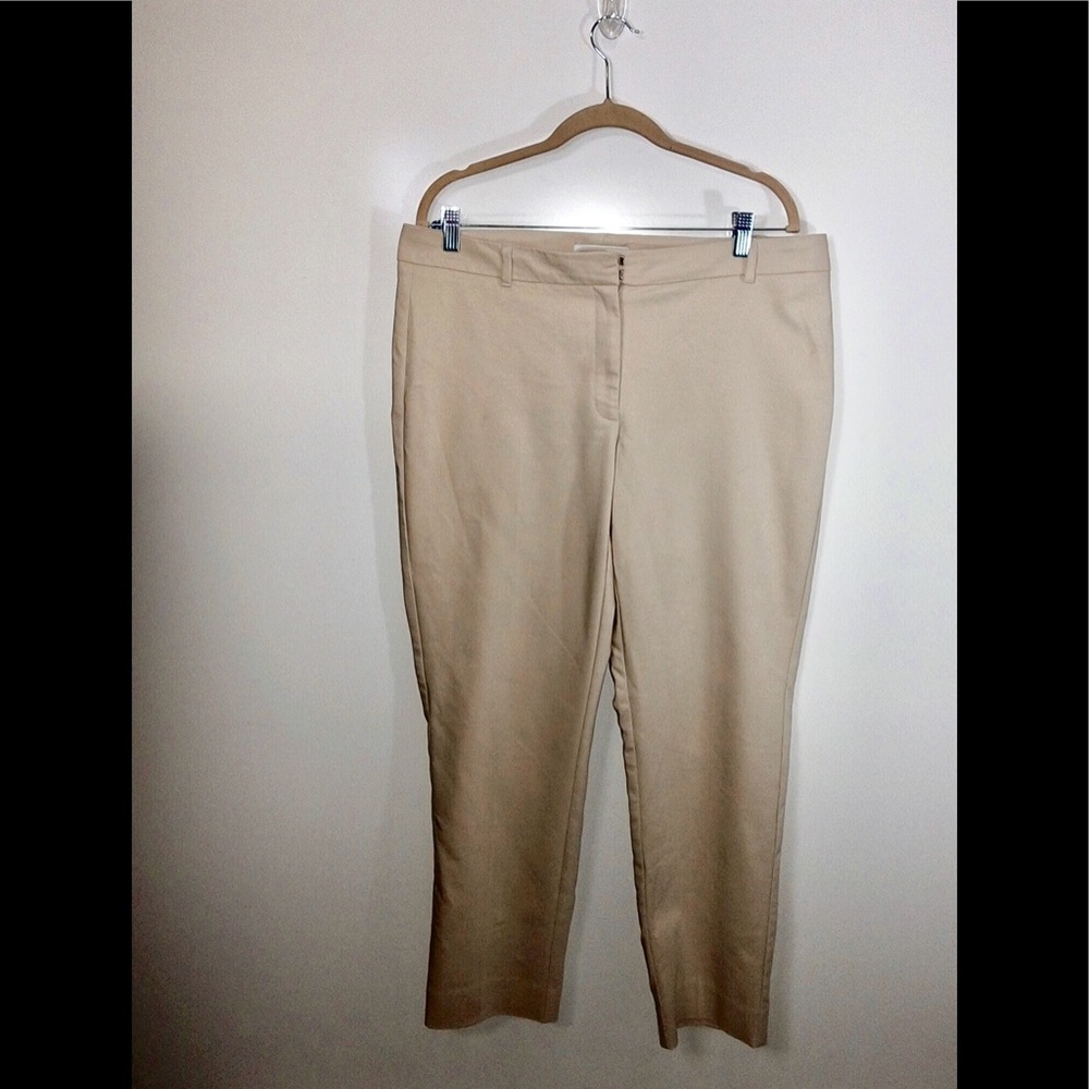 WHBM Slim crop neutral work stretchy comfy